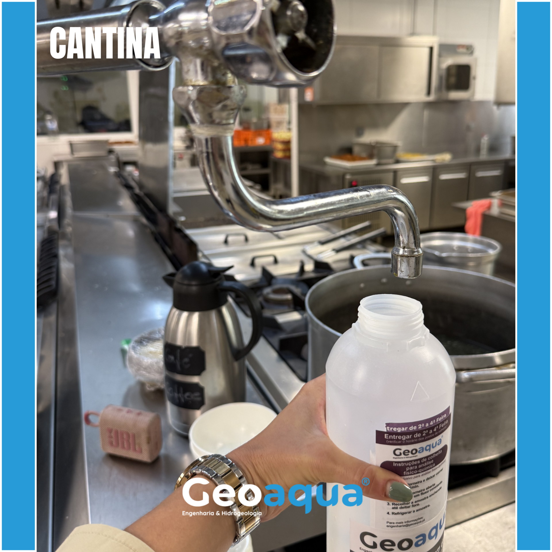 Técnico da Geoaqua a realizar análises à qualidade da água numa unidade escolar para avaliar os parâmetros físico-químicos e microbiológicos da água de abastecimento.