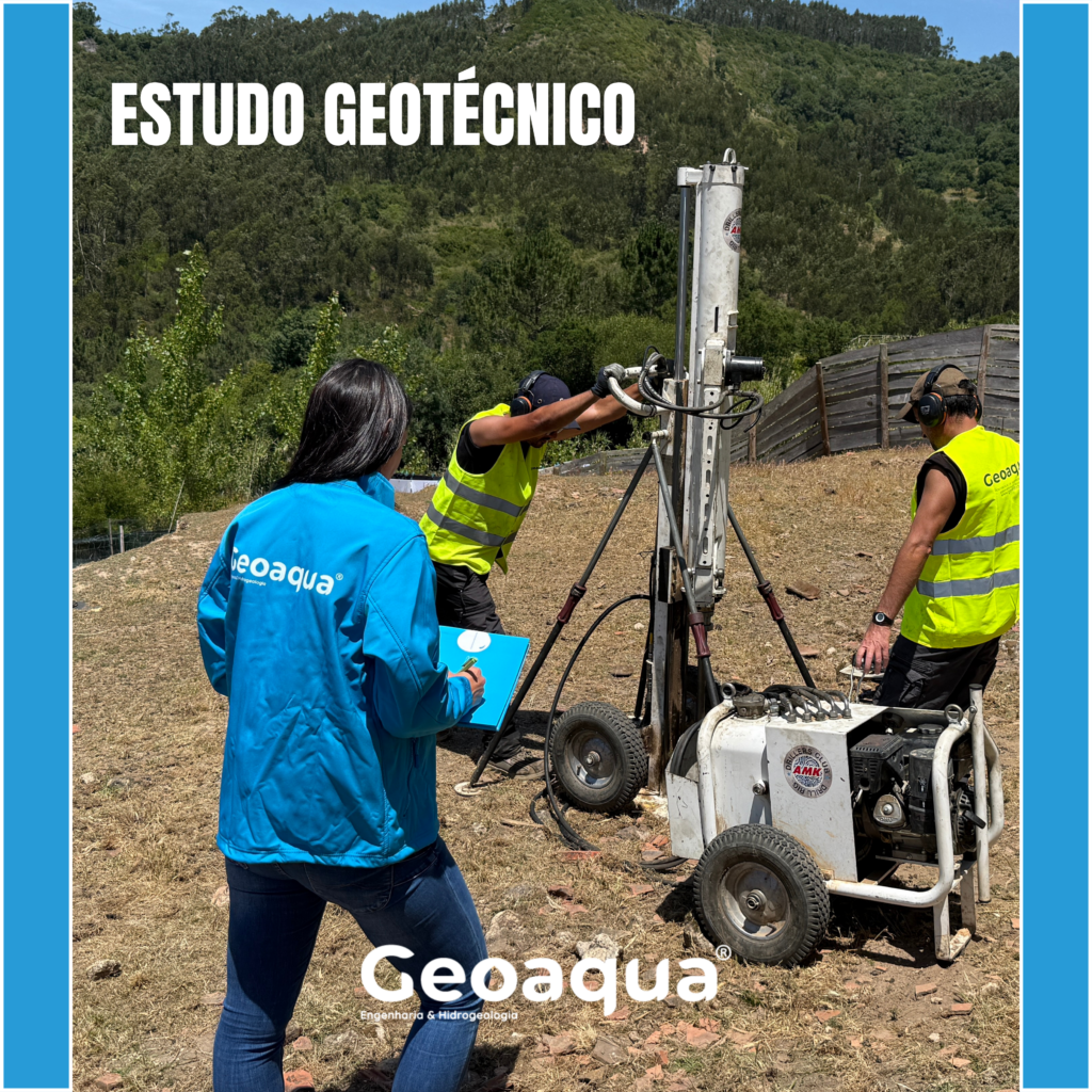 Equipa da Geoagua a realizar um estudo geotécnico com ensaios de campo e sondagens para análise das condições do terreno.